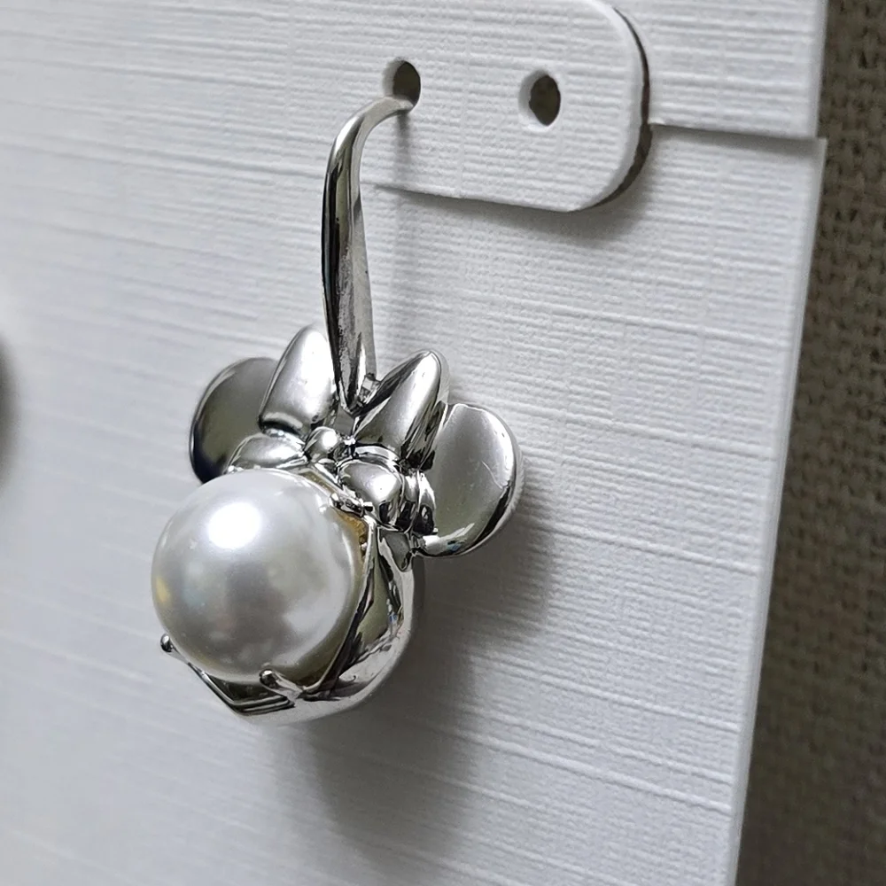 Disney/Kendra Scott Silver Minnie Mouse Pearl Drop Earrings - Picture 2 of 5